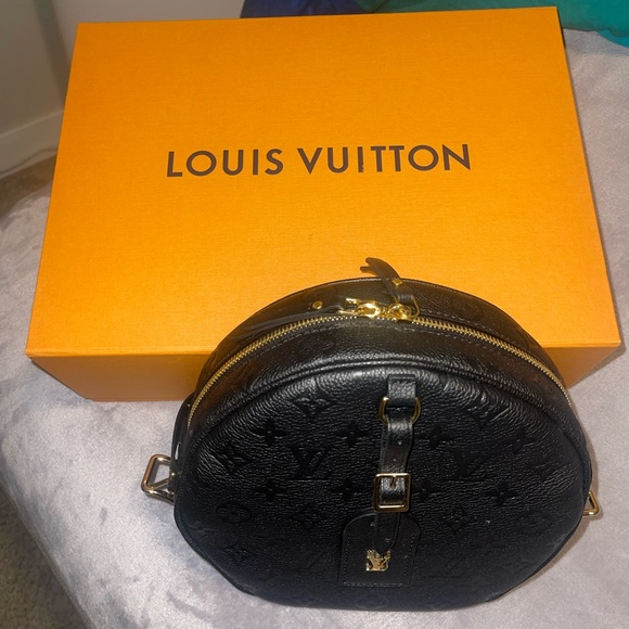 Black crossbag LV - Picture 3 of 6